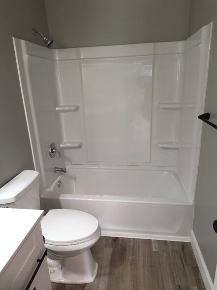 Building Photo - 532 Harwell Ave