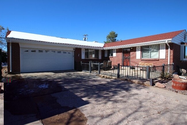 Primary Photo - 2565 Willow Ln
