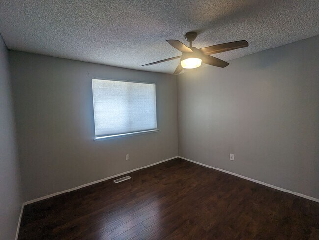 Building Photo - Central Kitsap Home in Prime Location