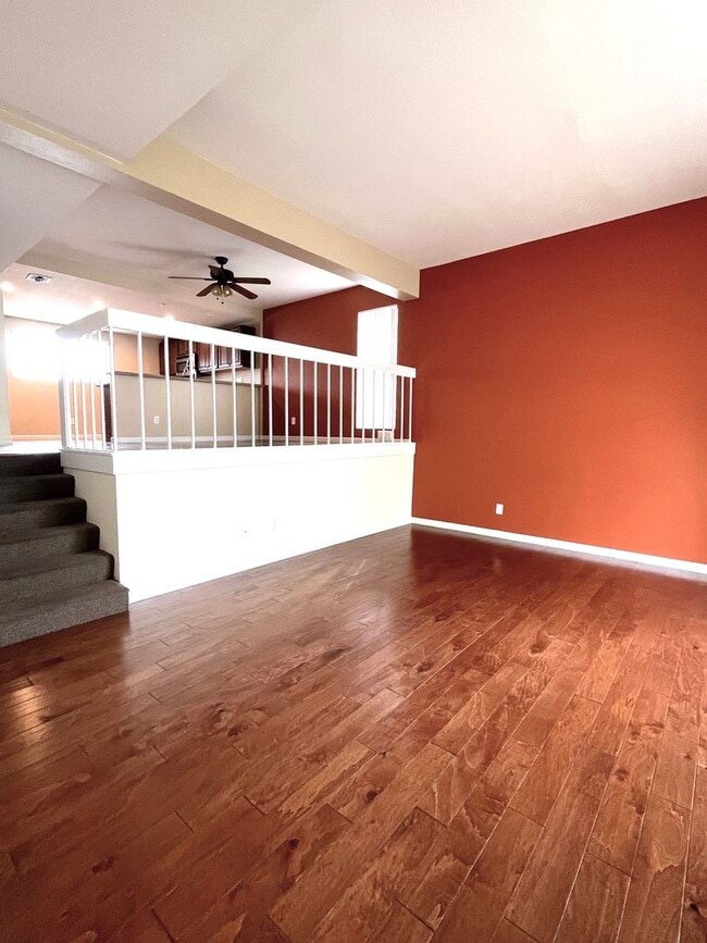 Building Photo - Great townhome in Del Cerro!