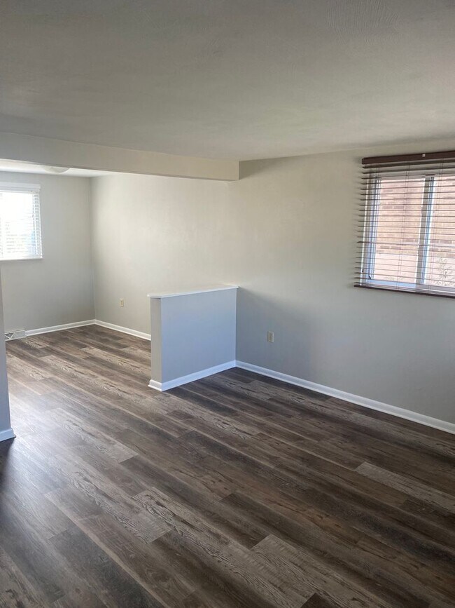 Building Photo - Cozy & Comfortable 2 BR, 1 Bath Townhome in North Irwin, PA