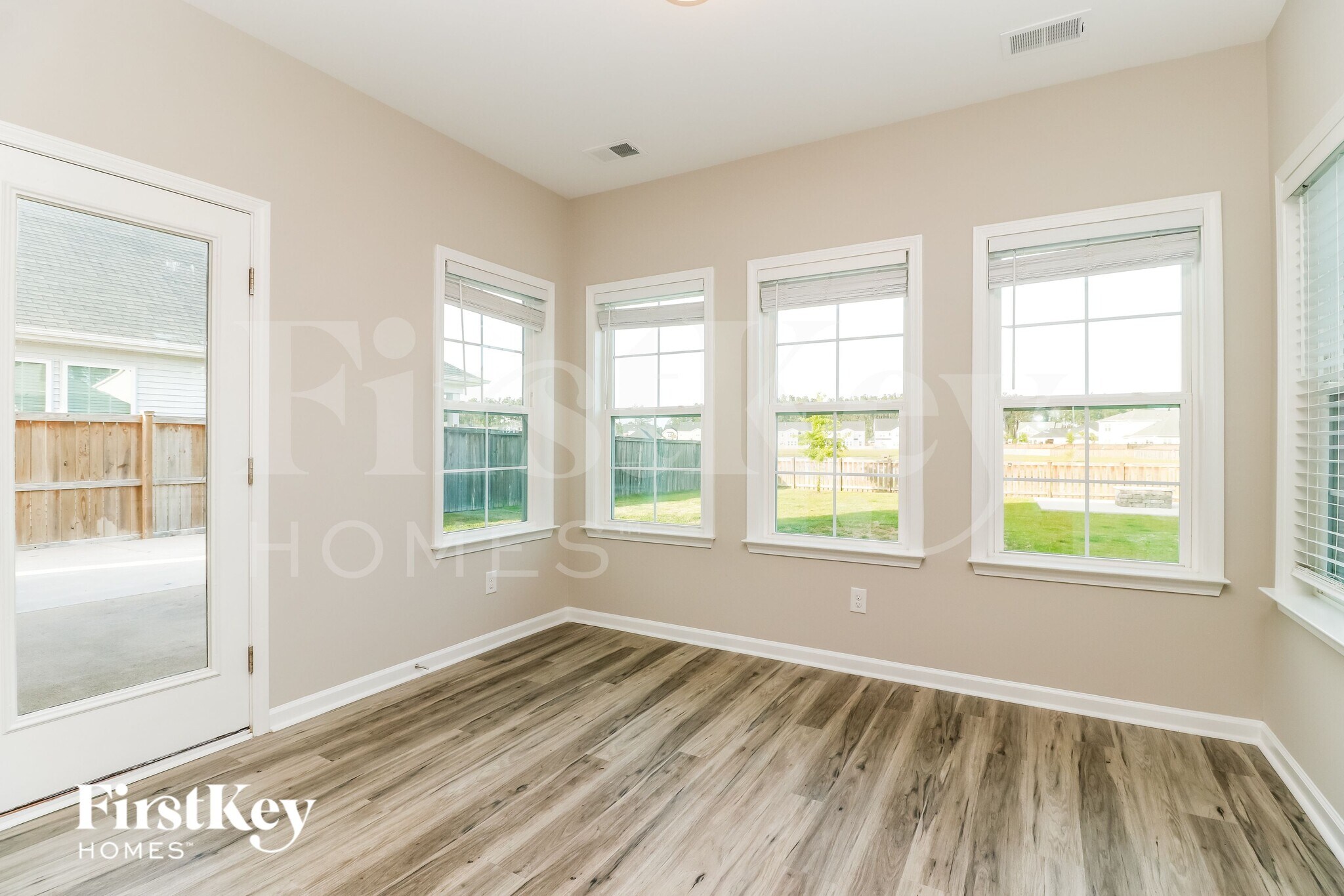 Building Photo - 244 Saxony Loop