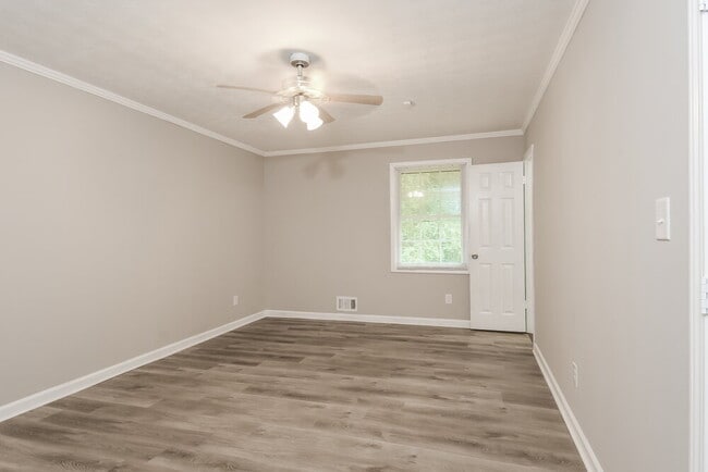 Building Photo - 6378 Valley Brook Dr