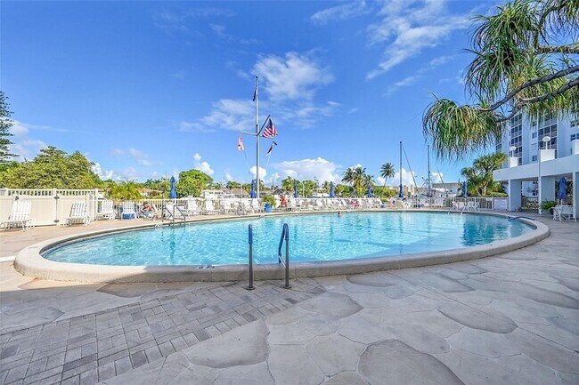 Building Photo - 2731 NE 14th Street Causeway