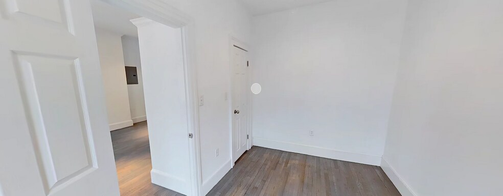 Building Photo - 223 Newbury St