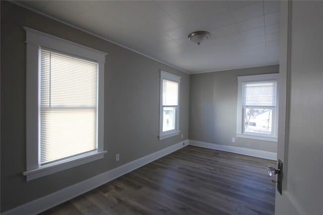 Building Photo - 1034 N Rock Hill Rd