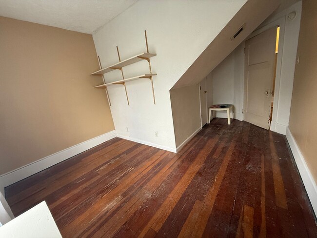 Building Photo - 425 Richwood Ave