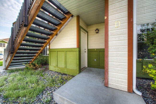 Building Photo - 3 Bed 2 Bath Unit Available in Bozeman!