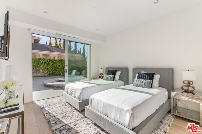 Building Photo - 2189 Summitridge Dr