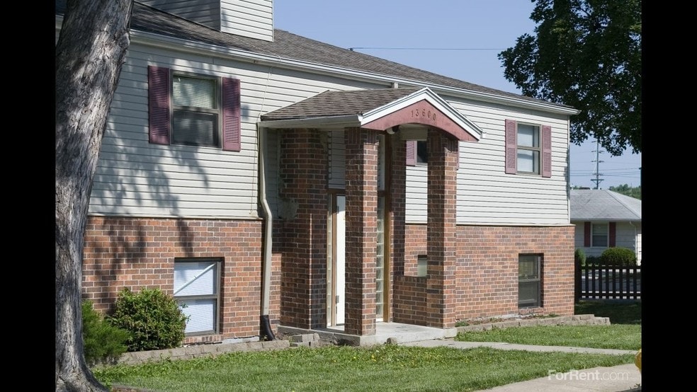 Greenway Apartments 13615 White Ave Grandview MO 64030 Apartment Finder