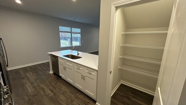 Building Photo - 403 Mariene Dr