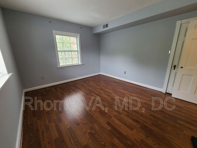 Building Photo - 1805 Key Blvd