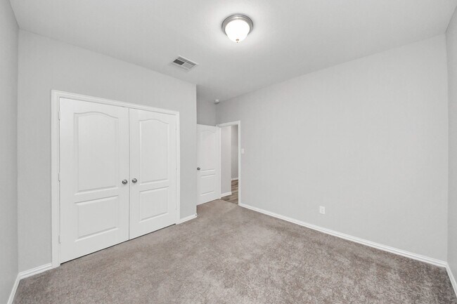 Building Photo - 31215 Whitfield Ct