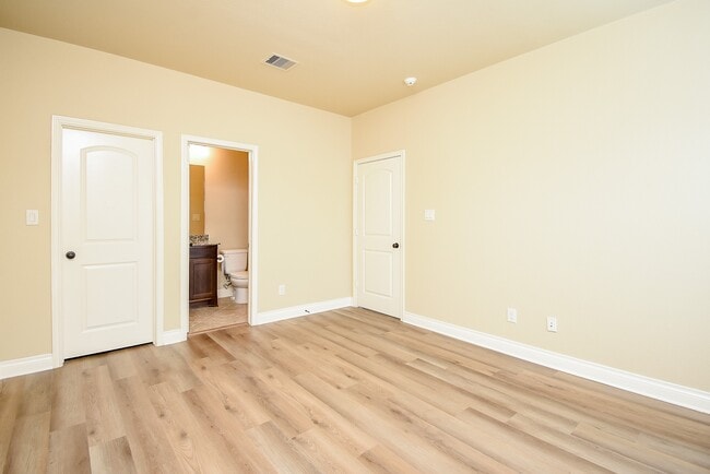Building Photo - 2530 River Ridge