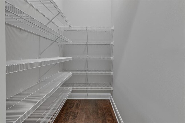 Building Photo - 440 Baroque Dr