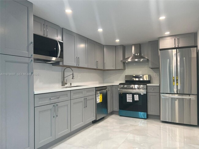 Building Photo - 6435 SW 116th Pl