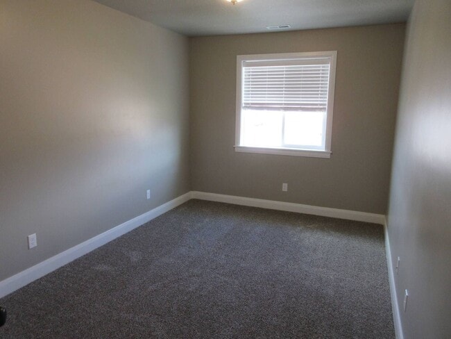 Building Photo - ** Move-in Discount** Newer Town home living in the heart of Cedar City!