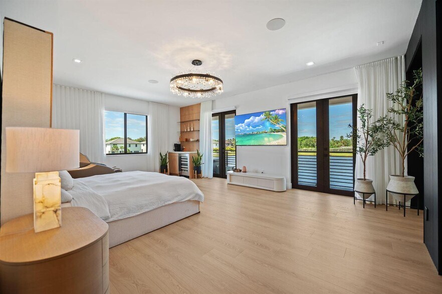 Building Photo - 5735 SW 104th Ter