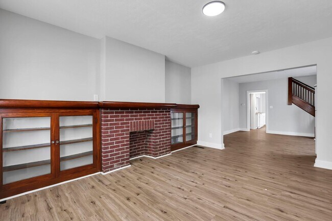 Building Photo - 74-76 N Powell Ave