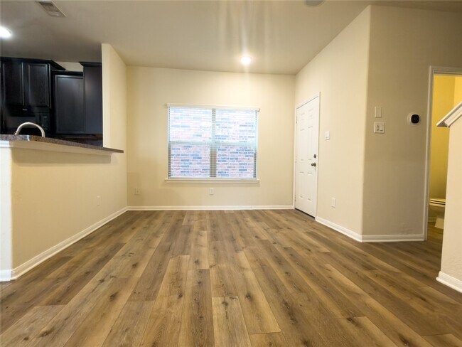Building Photo - 17035 Amarose Dr