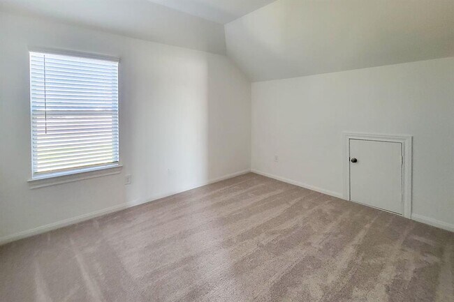Building Photo - 25737 Damask Dr