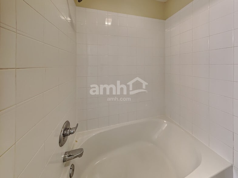 Building Photo - 10136 Corona Ln