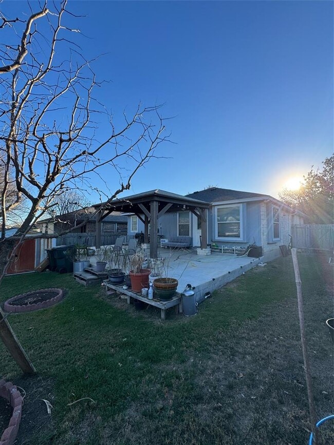 Building Photo - 15200 Mandarin Crossing