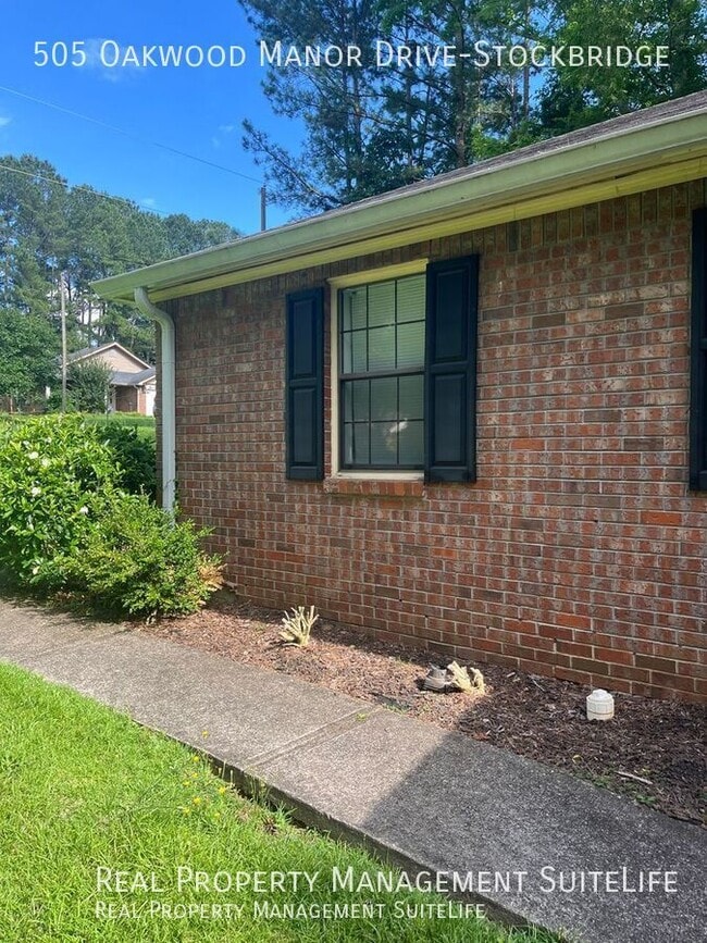 Building Photo - 505 Oakwood Manor Dr