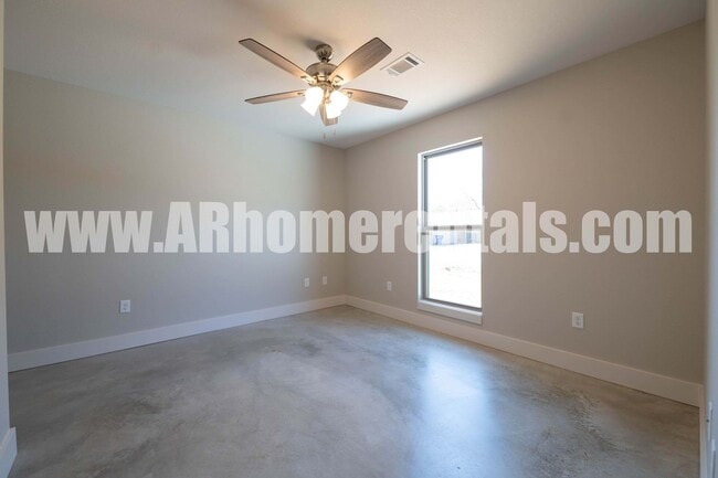 Building Photo - 29 John Ross Dr