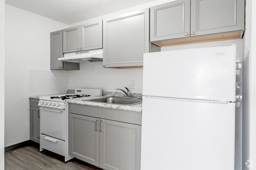 Landmark Towers 101 S Whiting St Alexandria VA 22304 Apartment Finder