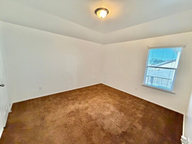 Building Photo - 3418 Lorne Dr