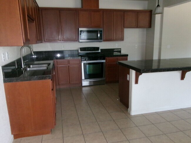 Building Photo - 1508b