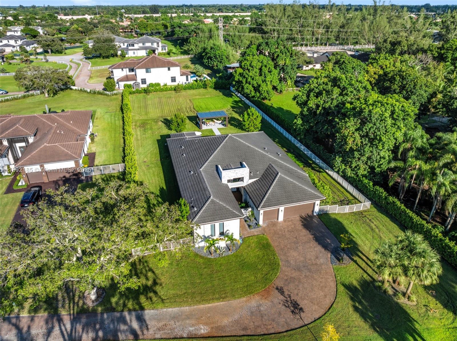 Building Photo - 5000 SW 159th Ave
