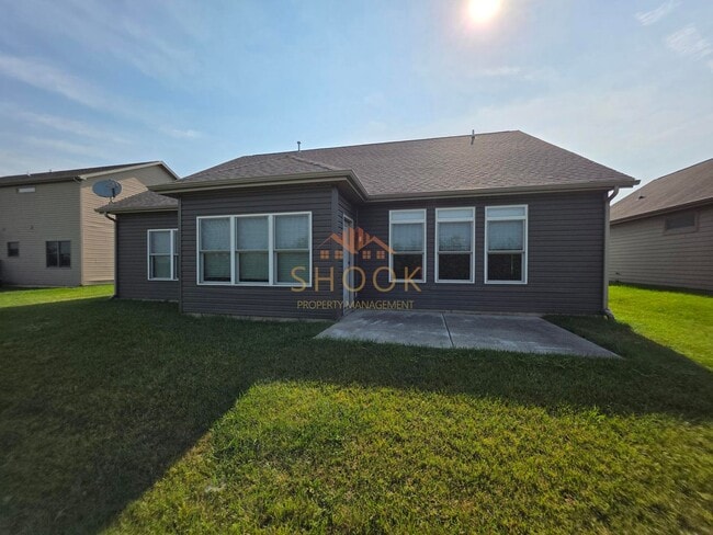 Building Photo - Luxury Home off of Coyote Crossing Golf Cl...