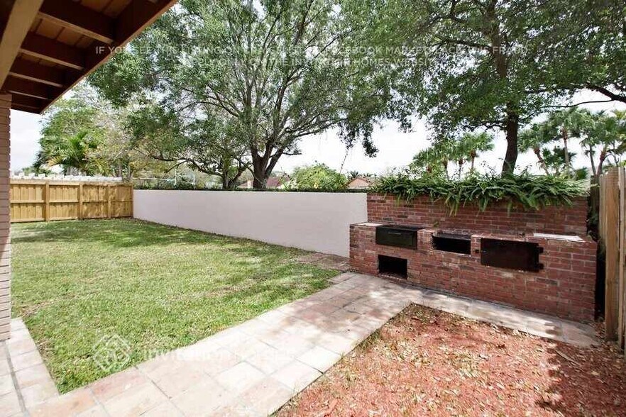 Building Photo - 14616 SW 95th Ln