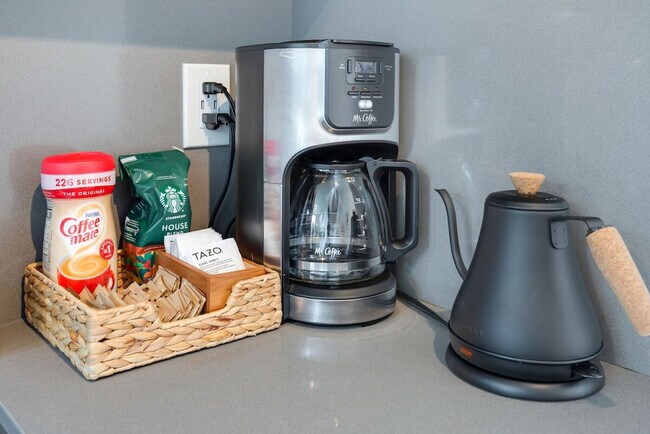 Building Photo - 3843 20th Ave SW