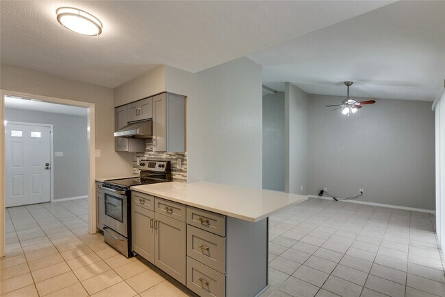 Building Photo - 114 Camilla Ln