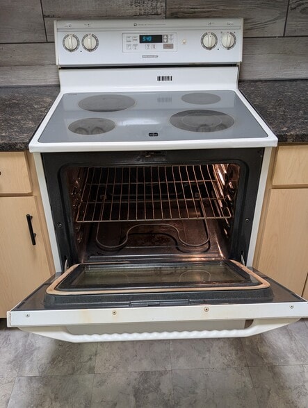 Building Photo - 4512 E 10th Ave