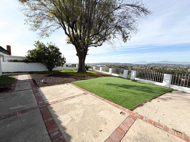 Building Photo - Beautifully Situated Home in an Established Diamond Bar Neighborhood - Utilities Included