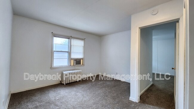 Building Photo - 1209-11 1/2 11 1/2 St N