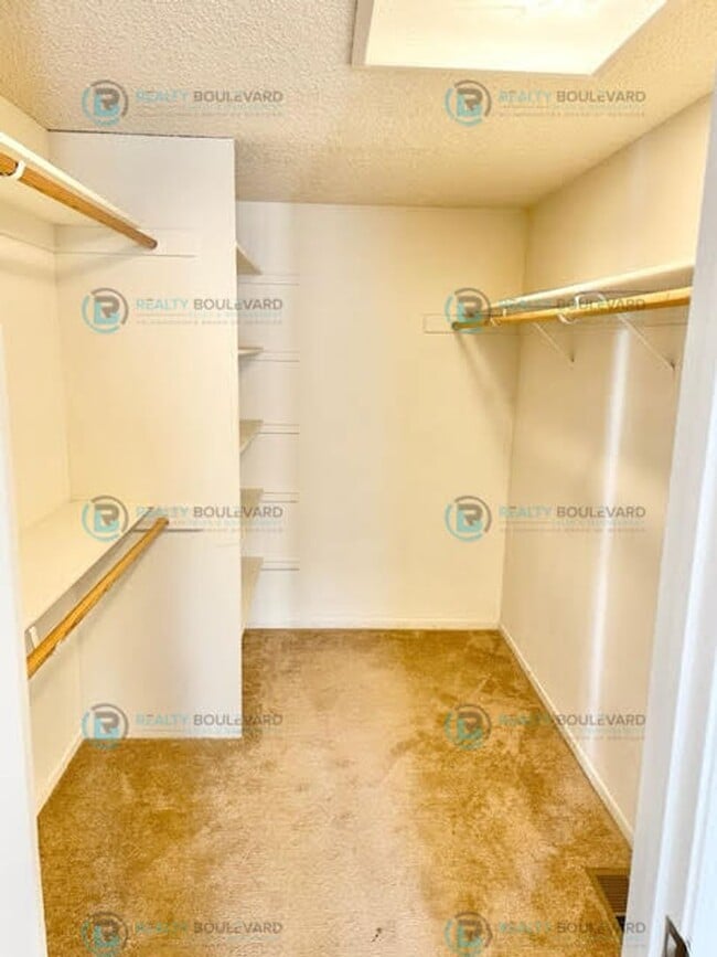 Building Photo - Well-Appointed 4BR Home with Open Floorplan & Expansive Yard