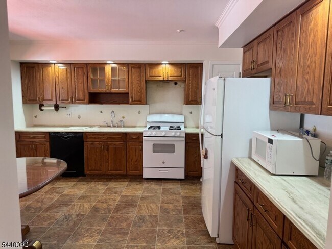 Building Photo - 76 Cider Mill Rd