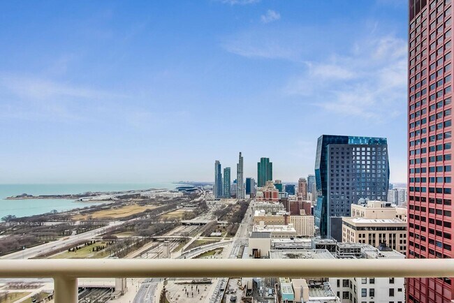 Building Photo - 310 S Michigan Ave