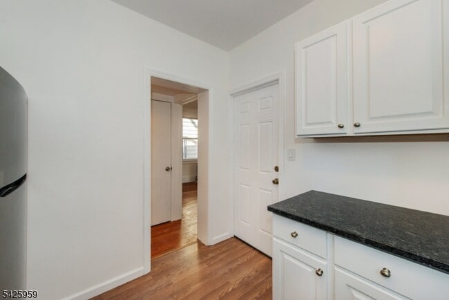 Building Photo - 51 Riggs Pl