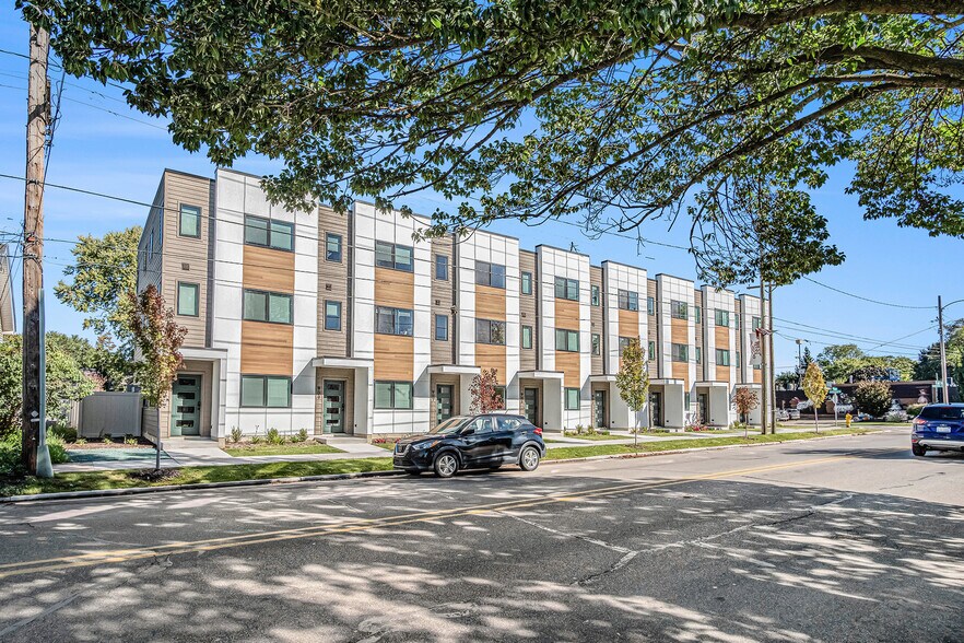 Building Photo - 11 Deloney Ave NW