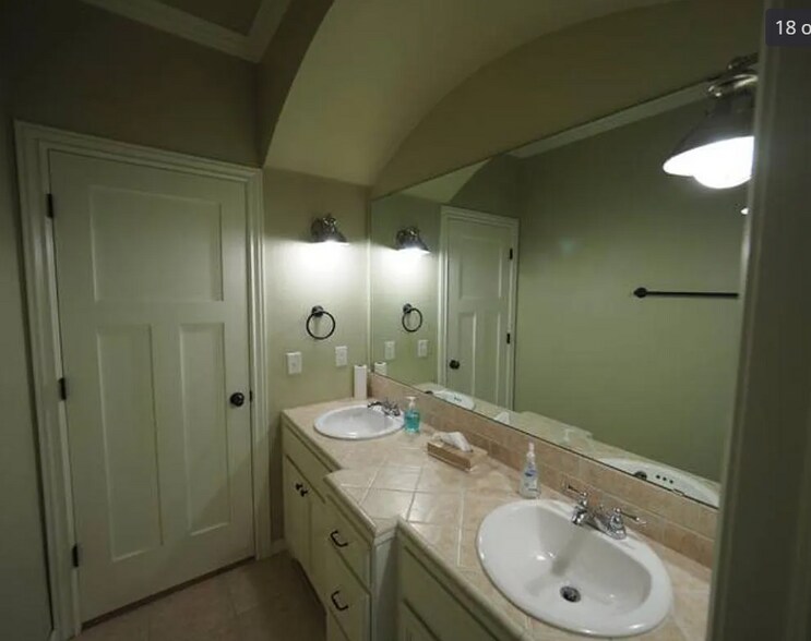 guest bathroom - 4413 Spyglass Dr