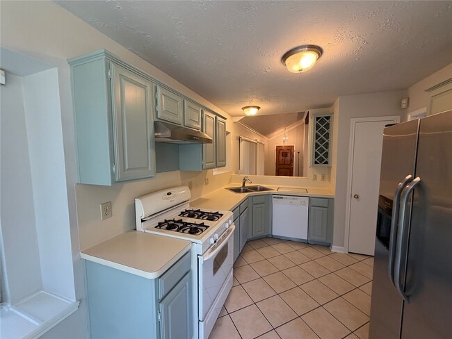 Building Photo - 12331 Grove Meadow Dr