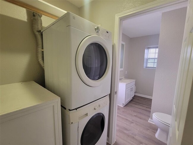 Building Photo - 3609 Avenue S 1/2