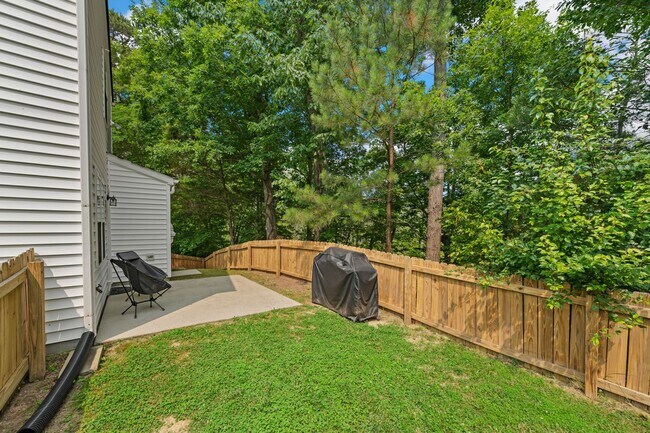 Building Photo - 2 Bd/2.5 Ba Home w/ Fenced Yard w/i Minutes of Downtown Durham!
