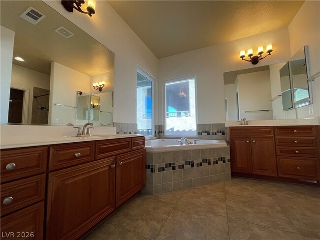 Building Photo - 4049 Bennett Mountain St